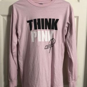pink t shirt